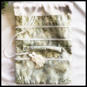 Floral Toiletry Holder